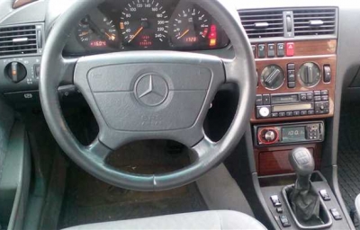 Mercedes 220