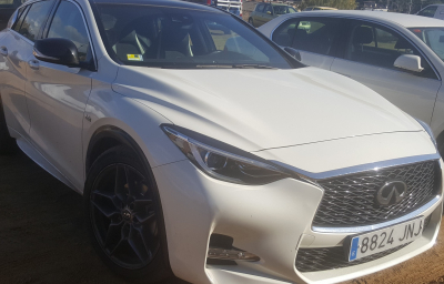 Infiniti Q30S awd